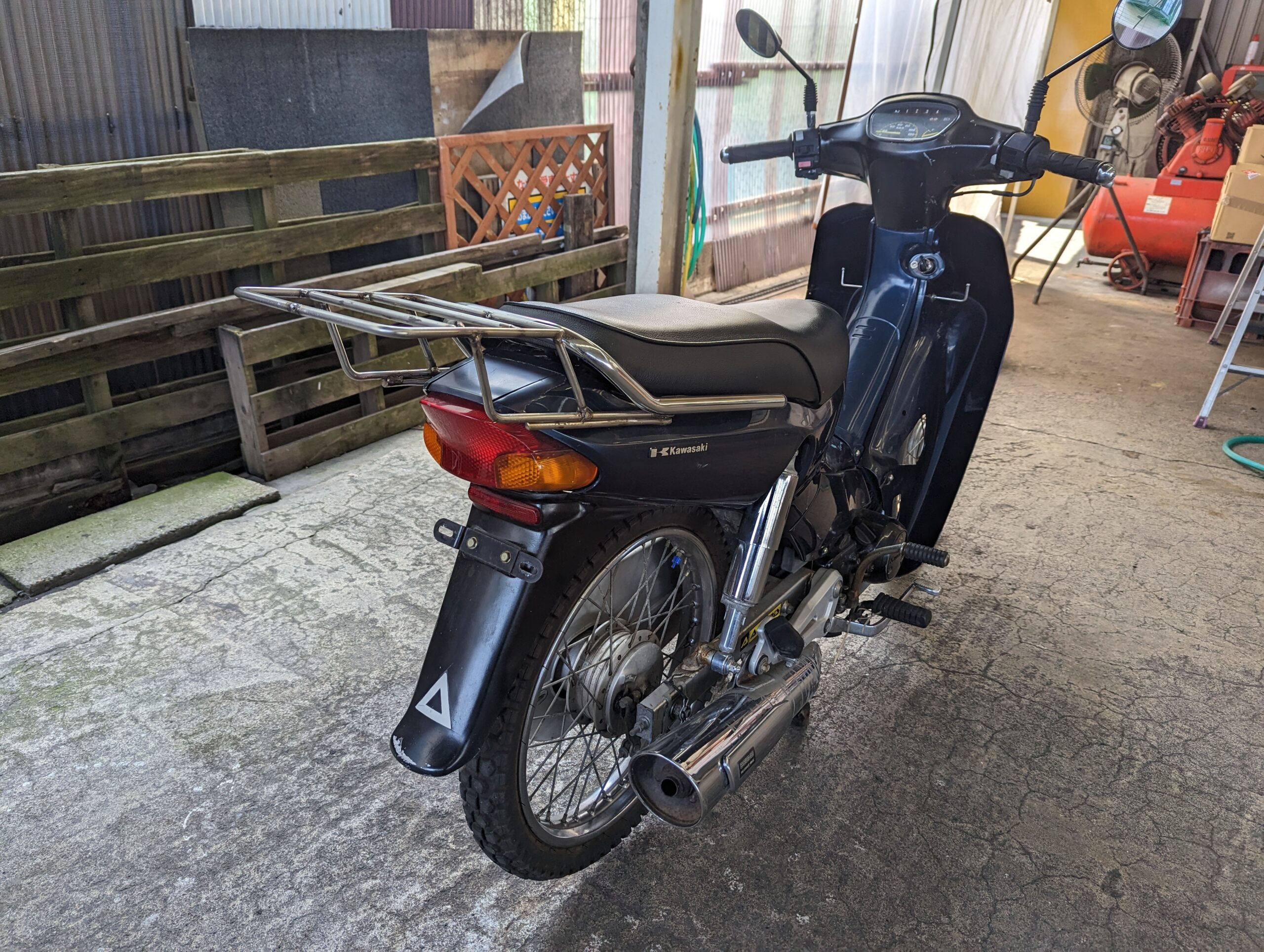 カワサキチアー110の車体